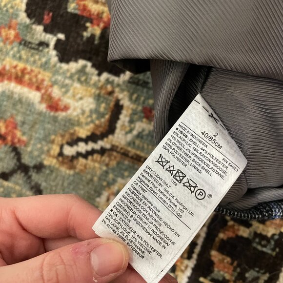 Banana Republic Grey Vest - Picture 4 of 4